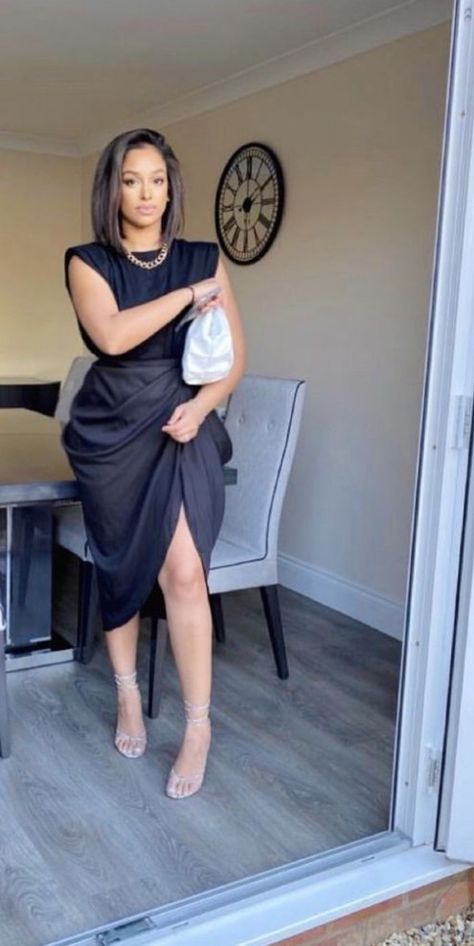 Spring Wedding Guest Dress Plus Size, Dinner Party Dress Classy, Classy Dinner Outfits, Dinner Dress Evening, Night Out Outfit Ideas, Dinner Dress Classy, Steal The Spotlight, Stylish Work Attire, Elegant Dresses Classy