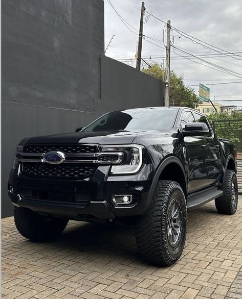 Ford Ranger Black, Mental Coach, Ford Everest, Ford Ranger Wildtrak, Ranger 4x4, Ford Ranger Raptor, Black Suit Men, Custom Pickup Trucks, V6 Engine