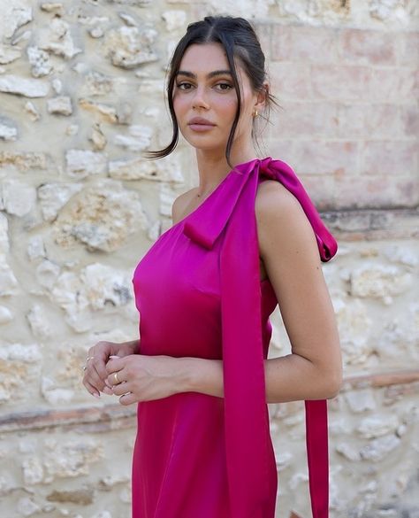 All posts • Instagram Pink Dress Hairstyle, Dark Pink Bridesmaid Dresses, Bridesmaids Dresses Satin, One Shoulder Pink Dress, Satin Bridesmaids Dresses, Bridesmaids Dresses Pink, Hot Pink Bridesmaid Dresses, Bridesmaid Dress Pink, Satin Bridesmaids