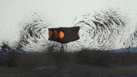 Hypnotizing Slow Motion Footage of Magnetite Sand Gathering Around a Powerful Magnet Magnet Experiments, Homopolar Motor, Magnetic Sand, Magnetic Games, Fun Magnets, Magnetic Levitation, Magnetic Field, Parents As Teachers, Slow Motion