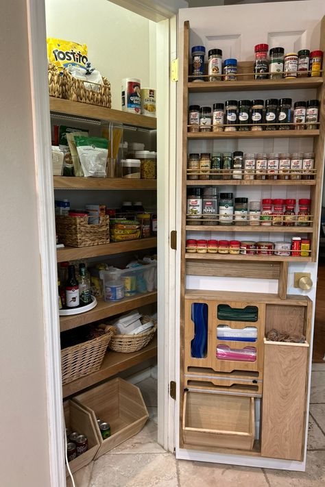 Spice Rack For Pantry Door, Spice Shelf On Door, Spice Rack Ideas Pantry, Spice Rack On Back Of Pantry Door, Diy Pantry For Apartment, Spice Rack Door Storage, Pantry Door Storage Diy, Potato Storage Ideas Pantry, Diy Pantry Door Spice Rack