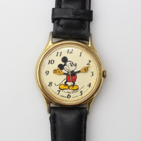 Mickey Mouse Watch - Best Mickey Mouse Watches Online – Vintage Radar Mickey Watch, All Disney Characters, Winnie The Pooh Eeyore, Disneyland Christmas, Mickey Mouse Watch, Disney Watches, Mickey Mouse Minnie Mouse, Disney Vintage, Disney Gift