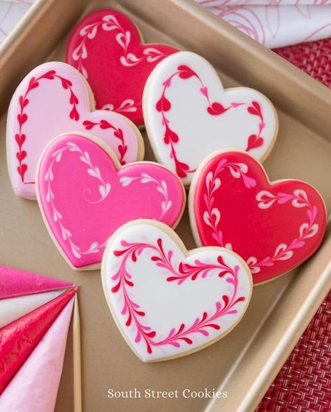 Easy Valentine Sugar Cookies, Royal Icing Hearts Decorating Ideas, Valentines Day Heart Cookies, Circle Sugar Cookie Designs Valentines Day, Royal Iced Valentine Cookies, Heart Cutout Cookies, Round Valentine Cookies, Valentine Heart Sugar Cookies, Double Heart Sugar Cookies