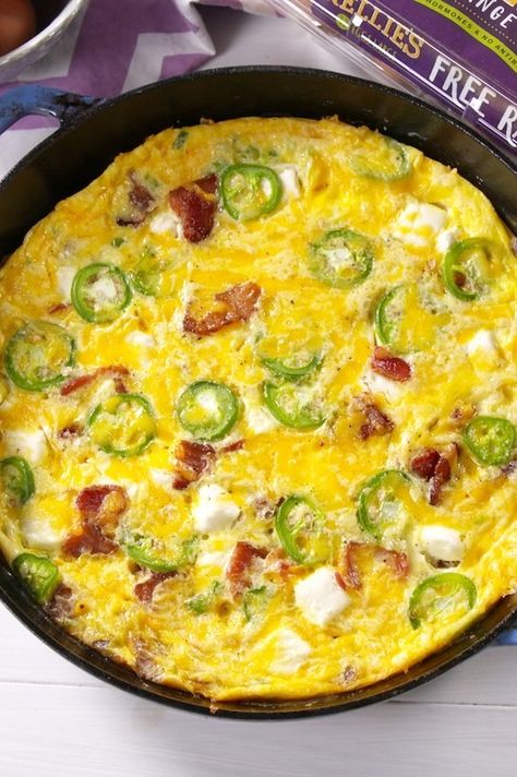 Jalapeño Popper Frittata | Nellie's Free Range Eggs Perfect Roast Chicken, Frittata Recipe, Stuffed Jalapenos With Bacon, Jalapeno Popper, Frittata Recipes, Roast Chicken Recipes, Jalapeno Poppers, Egg Cups, Aioli