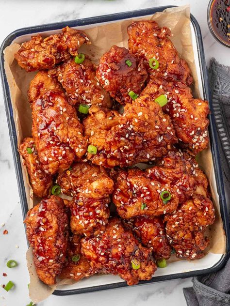 Korean Crispy Fried Chicken via @cookinwithmima Korean Chicken Tenders, Korean Fried Chicken Aesthetic, Korean Food Ideas, Korean Food Chicken, Food Cravings Savory, Korean Crispy Chicken, Fried Chicken Meals, Chicken Fry Recipes, Korean Food Photo