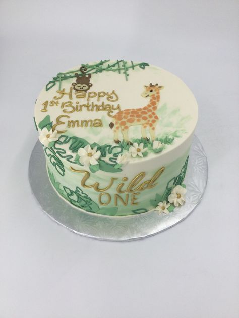 Zoo Theme Birthday Cake, Buttercream Leaves, Jungle Animal Cake, Cookie Decorating Tips, Green Buttercream, Zoo Cake, Icing Buttercream, Buttercream Birthday Cake, Giraffe Cakes