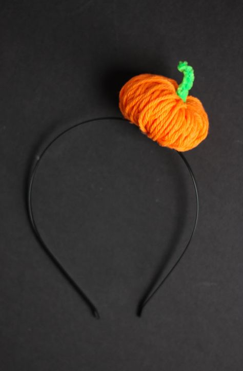 Pumpkin Headband Diy, Pumpkin Costume Women's Diy, Pumpkin Diy Costume, Diy Halloween Headbands, Aesthetic Hairstyle Ideas, Halloween Costumes Pumpkin, Pumpkin Patch Craft, Pumpkin Headband, Halloween Headbands