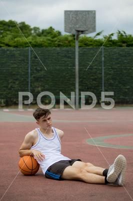 Graphic Design Inspiration Poster, Portable Basketball Hoop, Basketball Photography, Boy Models, A Basketball, Boy Poses, Male Poses, Senior Pics, Teenage Boys