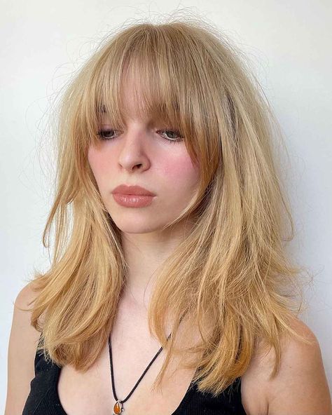 26 Flattering Ways to Wear Bangs for Women with Small Foreheads Small Forehead Hairstyles, Alt Haircuts, Short Layered Haircuts With Bangs, Short Hair Long Bangs, Long Hair Cut, Bardot Bangs, Bardot Hair, Small Forehead, Layered Haircuts With Bangs