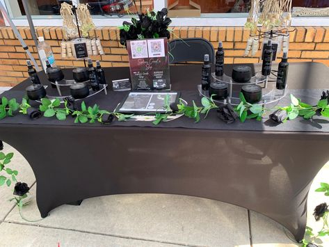 Massage Pop Up Shop, Pop Up Shop Table Display Ideas, Pop Up Shop Table, Promotion Table, Vendor Table, Shop Displays, Brand Pop, Display Table, Shop Table