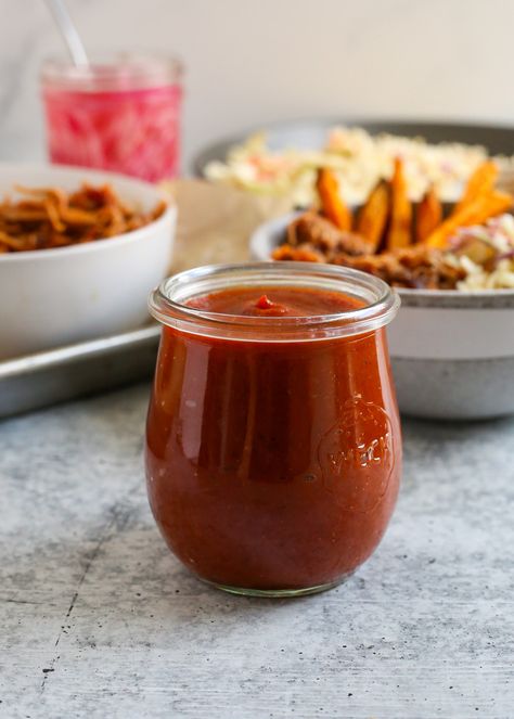 Homemade Date BBQ Sauce (Vegan, No Added Sugar) Healthy Bbq Sauce, Fiber Fueled, Vegan Bbq Sauce, Paleo Bbq Sauce, Homemade Bbq Sauce, Vegan Bbq, Bbq Sauce Recipe, Summer Cookouts, Bbq Sauce Homemade