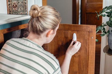 12 Creative (and Smart!) Ways to Use Command Hooks Everywhere Command Hook Organization, Command Hooks Ideas, Cottage Storage, Book Sling, Hook Ideas, Gift Wrapping Station, Wrapping Station, Organizing Storage, Organizing Products