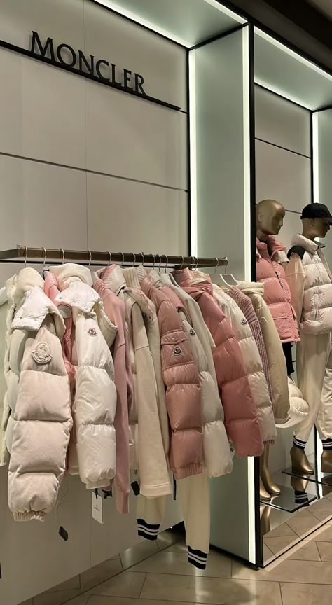 Moncler Aesthetic, Pink Lifestyle, Moncler Jacket, Pink Girly Things, Dream Lifestyle, Winter Fits, Lily Collins, Everything Pink, Pink Princess