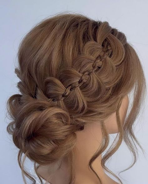 Prom Hairdos For Medium Length Hair, Fancy Hairstyles For Medium Length Hair, Easy Elegant Hairstyles For Medium Hair, Matric Dance Hairstyles, Fancy Hair Buns, Updos For Prom, Debs Hair, Grad Hairstyles, Simple Elegant Hairstyles