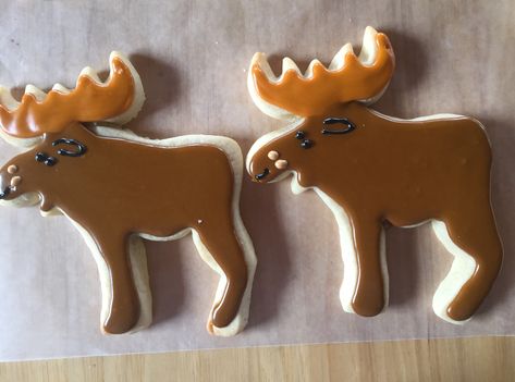 Moose cookies for Woodland creatures baby shower Moose Decorated Cookies, Moose Cookies Royal Icing, Moose Cookies, Moose Dessert, Pressed Cookies, Woodland Creatures Baby Shower, Winter Cookies, Decorative Cookies, Cookie Decorations