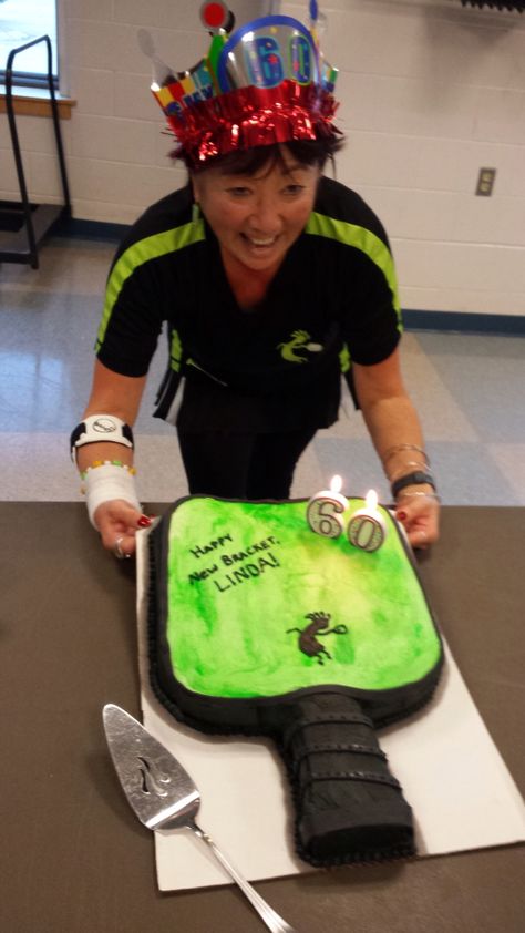 Got to make this for Parties!!! Pickleball Themed Cakes, Pickle Ball Birthday Party, Pickle Ball Cake Ideas, Pickleball Birthday Cake, Pickleball Party Decorations, Pickleball Cupcakes, Pickleball Cake Ideas, Pickle Ball Party Ideas, Pickleball Party Ideas