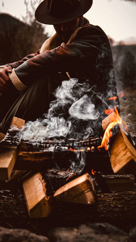 Cabin In The Woods Aesthetic Dark Interior, Mountain Man Aesthetic, Lumberjack Aesthetic, Movie Techniques, Cowboy Outfit For Men, Cowboy Photography, Solo Camping, Disney World Christmas, Cowboy Aesthetic