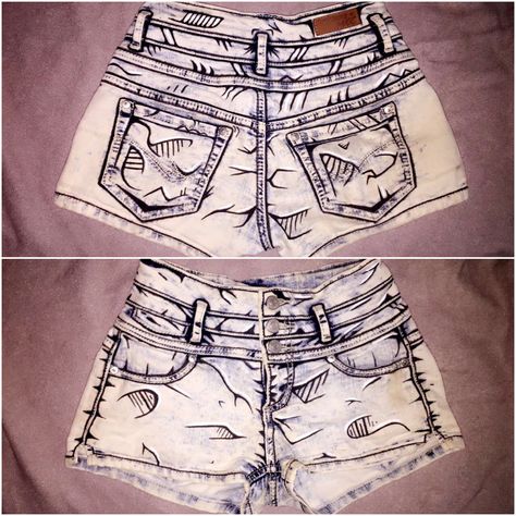 Painted some comic style shorts. Comic Clothes, Magic Clothes, Painted Shorts, Diy Fashion Accessories, Cartoon Outfits, Altering Clothes, Painted Clothes, Denim Diy, Clothes Crafts