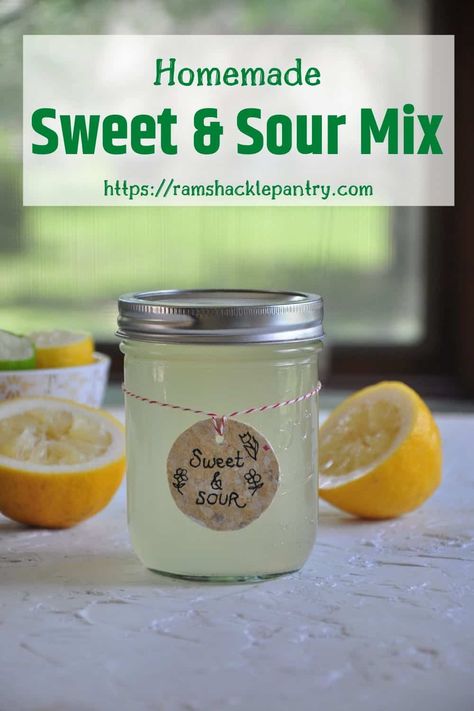 Sweet And Sour Mix Recipe, Homemade Sweet And Sour Mix, Sour Mix Recipe, Homemade Sour Mix, Sweet And Sour Recipes, Sour Drink, Pantry Recipes, Coctails Recipes, Sour Foods