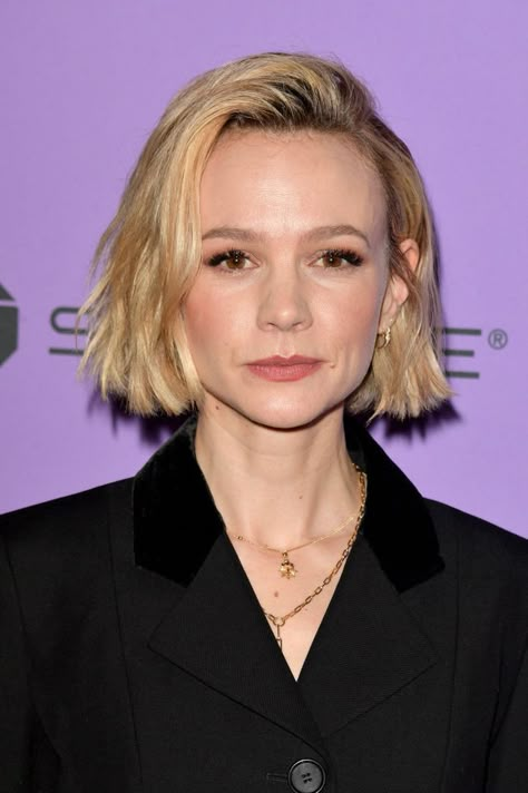 Found: 50 Super-Flattering Bob Haircuts for Fine Hair Carey Mulligan Makeup, Carey Mulligan Hair Bob, Carrie Mulligan Short Hair, Carey Mulligan Short Hair, Carey Mulligan Bob, Cary Mulligan Short Hair, Carrie Mulligan Hair, Michelle Williams Bob, Carey Mulligan Style