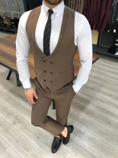 Court Pants For Men, Brown Suits For Men, Mens Suit Colors, Tie Chain, Blazer Outfits Men, Slim Fit Suit Men, Pants Gift, Male Clothing, Mens Casual Outfits Summer