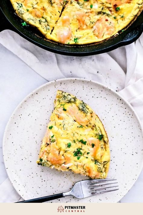 Love an elegant breakfast? This smoked salmon lox frittata is creamy, flavorful, and perfect for brunch. Save this pin for your next fancy morning meal! Salmon Spring Roll Recipe, Oven Salmon Recipes, Easy Healthy Salmon Recipes, Salmon Recipes Baked Oven, Pescatarian Breakfast, Pan Seared Salmon Recipes, Lox Recipes, Easy Healthy Salmon, Salmon Recipes Pan