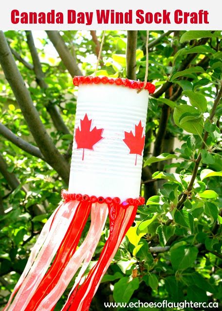 Canada Day Wind Sock Craft - Echoes of Laughter Wind Sock Craft, Canada Party, Canada Day Fireworks, Canada Day Crafts, Canada Day Party, Diy Flag, Popper Dip, Easy Art For Kids, Jalapeno Popper