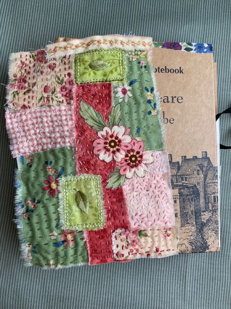 Fabric Art Journal Pages, Slow Stitching Tutorial, Selina Sanders, Slow Stitch Journal, Slow Stitch Houses, Slow Stitch Junk Journal, Slow Stitch Fabric Collage, Christmas Ornaments Patterns, Slow Stitch Journal Cover