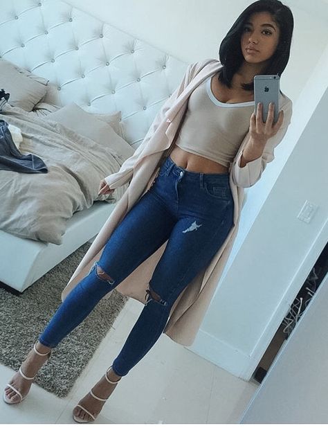 Simple Yovanna Ventura, High Heels, Mirror, Instagram Photo, Heels, Instagram