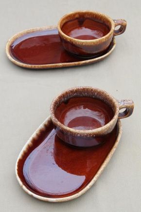 Hull brown drip glaze pottery soup mugs & snack tray plates, soup & sandwich sets Soup Sandwich, Food Organizer, Glazing Ideas, Glaze Pottery, Hull Pottery, Pottery Handbuilding, Tanah Liat, Ceramics Ideas, Clay Mugs