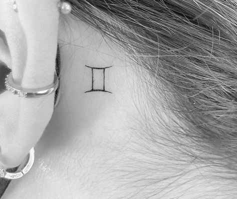 Tattoo Behind Ear Men, Gemini Zodiac Symbol, Rose Tattoo Behind Ear, Unique Tattoos Black Women, Tattoo Zodiac, Gemini Zodiac Tattoos, Tattoo Behind Ear, Gemini Zodiac Sign, Gemini Tattoo