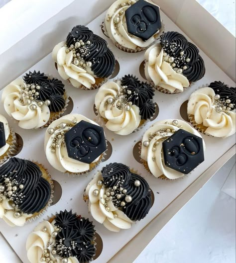 20 Birthday Cupcakes Ideas, Black And White Wedding Cake With Cupcakes, Black White And Gold Cupcake Ideas, Cupcakes Men Birthday, Cupcakes For Him Birthday, Black Gold Cupcakes Ideas, Black Cupcakes Aesthetic, Black And Gold Theme Cupcakes, Black And White Cupcakes Birthday