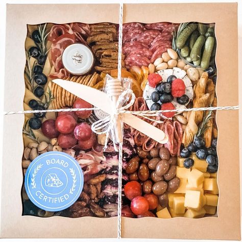 Packaged Charcuterie Board, Charcuterie Box Packaging, Cheese Board Packaging, Charcuterie Board Packaging, Cold Platters, Charcuterie Branding, Cheese Platers, Charcuterie Gift Box, Charcuterie Lunch