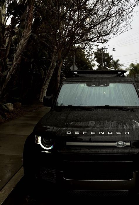 Range Rover Defender Aesthetic, Range Rover Defender Wallpaper, Defender Car Wallpaper, Landrover Defender Wallpaper, Land Rover Defender Wallpaper, Land Rover Aesthetic, Defender Wallpaper, Black Defender, Defender Range Rover