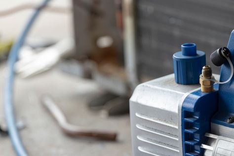 You may use a rotary air compressor to power your hydraulic tools for home renovations, but just like any other power tool, they can face issues. Making Water, Centrifugal Pump, Handyman Services, Ac Repair, Home Renovations, Plastic Injection Molding, Vacuum Pump, Air Conditioning System, Air Compressor