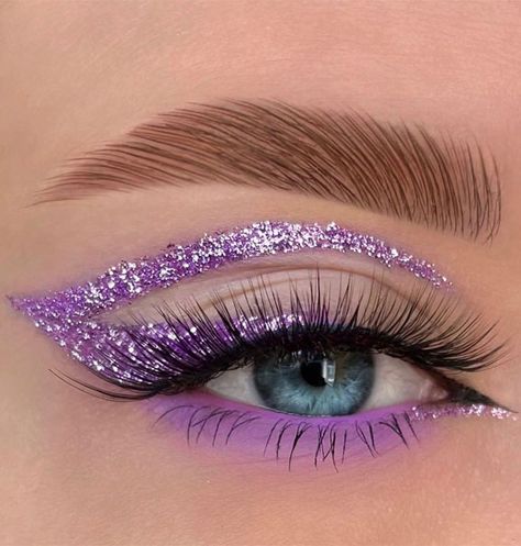 Carnaval Make-up, Festival Eye Makeup, New Year's Makeup, Purple Eye Makeup, Cute Eye Makeup, Purple Makeup, Mascara Makeup, Makijaż Smokey Eye, Eye Makeup Art