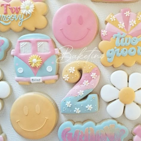 2 Birthday Cookies, Two Groovy Cookies Decorated, Groovy Decorated Cookies, Smiley Face Cookies Decorated, Two Groovy Treats, Groovy Birthday Cookies, Retro Cookies, Two Groovy Cookies, Smiley Face Cookies