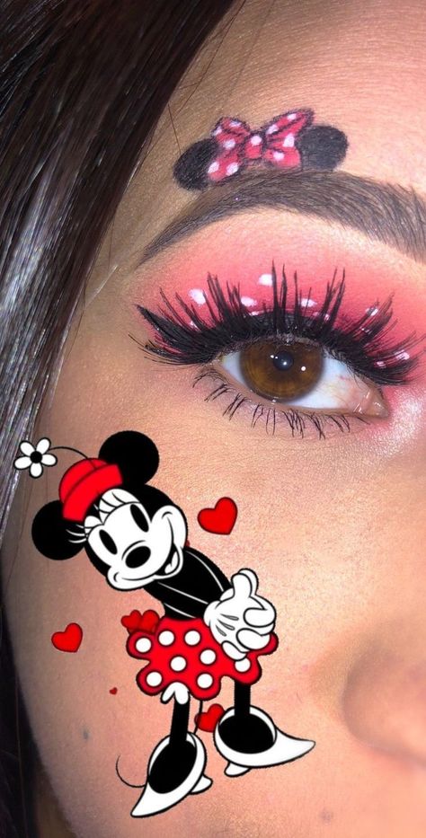 Mickey Mouse Eyeshadow, Minnie Mouse Eye Makeup, Easy Minnie Mouse Makeup, Disneyland Makeup Looks, Mickey Mouse Eye Makeup, Minnie Mouse Inspired Makeup, Easy Disney Makeup Looks, Minnie Maus Make Up, Disney Makeup Ideas Simple