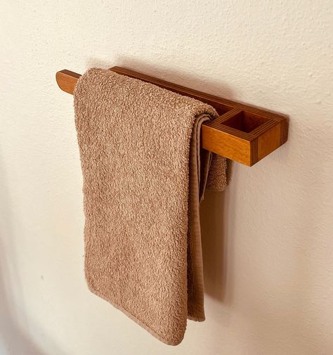 Modern bathroom kitchen wood towel rack, Minimalist wooden towel holder, Wall Mounted Towel Rack, Handmade Towel Bar, Bathroom Accessories 🔴 Introducing our beautifully crafted wooden bathroom towel holder, the perfect addition to any bathroom. Made from premium quality wood, this towel holder is designed to withstand the damp and humid environment of your bathroom, ensuring that your towels stay dry and easily accessible. 🟠 The smooth and polished surface of the towel holder exudes elegance a Wooden Towel Holder, Wood Towel Holder Bathroom, Minimalist Towel Rack, Wood Hand Towel Holder, Wooden Bathroom Accessories Towel Racks, Wood Towel Rack, Towel Bar Bathroom, Types Of Plywood, Guest Bathroom Design