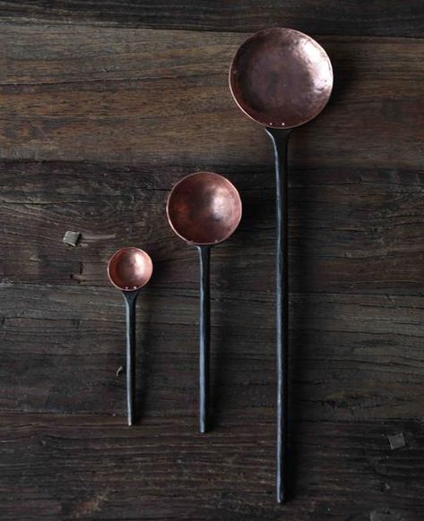 Copper Spoon, Metal Spoons, Blacksmithing Ideas, Black Smith, Copper Work, Copper Utensils, Salt Spoon, Blacksmith Tools, Blacksmith Projects