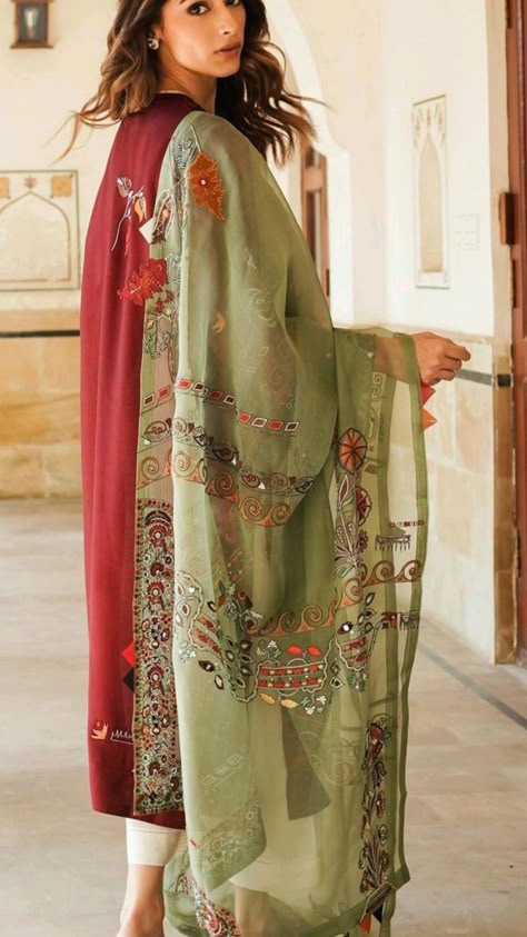 Nida Azwer, Misha Lakhani, Bakra Eid, Dupatta Design, Bridal Dupatta, Embroidery Boutique, Embroidery Fashion Detail, Bridesmaid Saree, Special Outfits