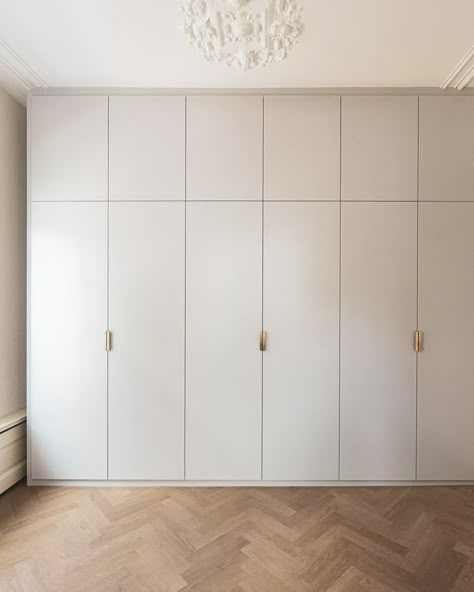 Functional Closet, Custom Wardrobe, Bedroom Built Ins, Wardrobe Dresser, Closet Built Ins, Built In Dresser, Wall Cupboard, Closet Design Layout, Wardrobe Door Handles