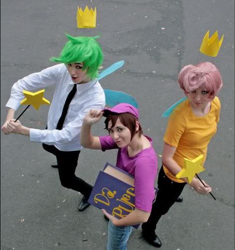 Fairy Odd Parents Cosplay. Would have to buy the wigs/ dye your hair I'm afraid :( But otherwise- awesome! Cosmo And Wanda Cosplay, Fairly Odd Parents Costume, Cosmo And Wanda Costume, Da Rules, Couples Cosplay, Couple Cosplay, Cosmo And Wanda, Timmy Turner, Fairly Oddparents