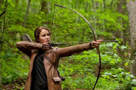 9 Signs Your Main Character is Boring - Kingdom Pen Hunger Games Prequel, Hunger Games 2012, Jennifer Lawrence Pics, Edge Of Tomorrow, Best Action Movies, American Hustle, Donald Sutherland, Katniss And Peeta, Movie Mistakes