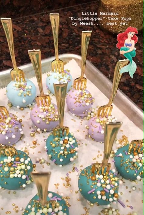 Mermaid Cake Pops, Mermaid Birthday Party Food, 4de Verjaardag, Little Mermaid Cake, Ariel Birthday Party, Ariel Party, Mermaid Birthday Party Decorations, Mermaid Theme Birthday Party, Ariel Birthday