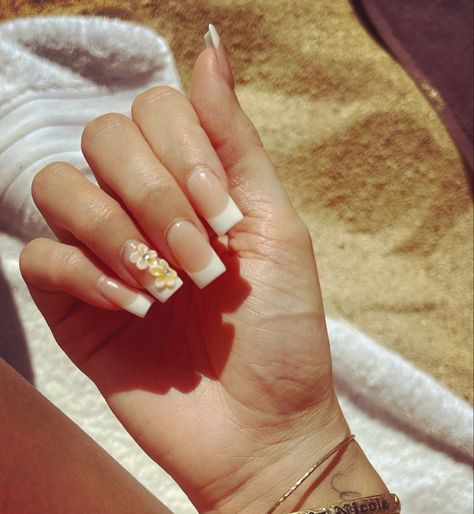 Plumeria Nails, Yellow Short Nails, Cats Quotes, Cute Acrylic Nail Designs, Nail Beauty, Pretty Acrylic Nails, Square Nails, Cute Acrylic Nails, Perfect Nails