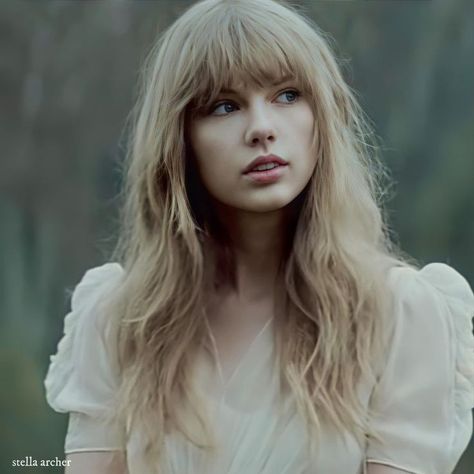 Taylor Swift Safe And Sound, Safe And Sound Taylor Swift, 2023 Taylor Swift, Singer Aesthetic, Taylor Aesthetic, Video Icon, Taylor Pics, Sound Music, Safe And Sound