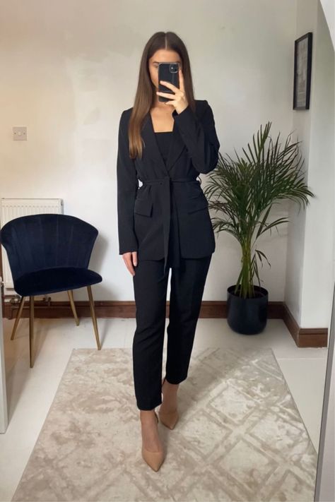 All Black Outfit For Work, Black Work Outfit, Job Outfits, Office Fits, Waist Blazer, Black Tie Attire, Fashionable Work Outfit, Business Outfits Women, Office Outfits Women