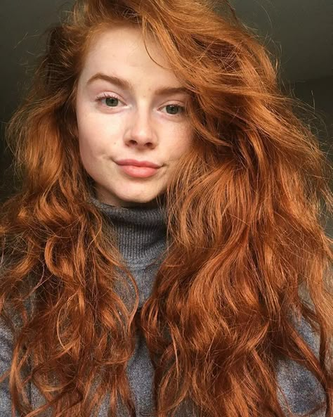 Sofie Devlin Trendy We Fryzurach, Natural Red Hair, Red Curly Hair, Red Hair Woman, Ginger Hair Color, Red Haired Beauty, Beautiful Red Hair, Ginger Girls, Long Red Hair