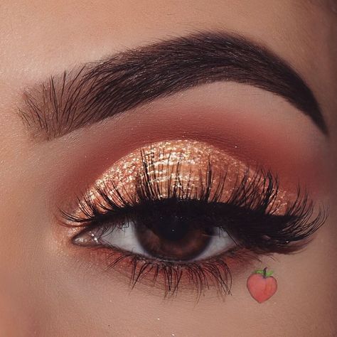 ColourPop Cosmetics on Instagram: “𝐿𝒾𝒻𝑒 𝐼𝓈 𝒜 𝒫𝑒𝒶𝒸𝒽 🍑 Featuring: Baby got peach eyeshadow palette + u wanna peach of me super shock shadows - @nasiabelli” 80s Makeup Eyeshadow, Colourpop Eyeshadow Looks, Peach Pallet, Gold Eyeshadow Looks, Lilac Eyeshadow, Grey Eyeshadow, Dark Eye Makeup, Peach Makeup, Colourpop Eyeshadow